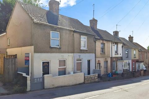 Kingshill Road, Swindon SN1 2 bed terraced house for sale