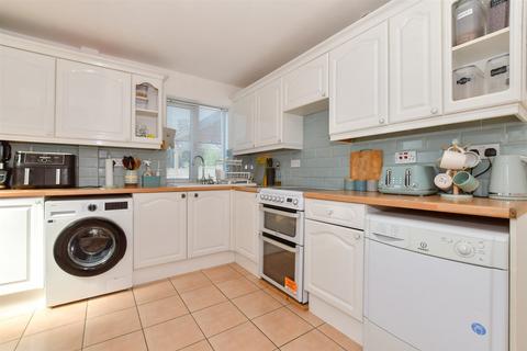 The Sycamores, Canterbury CT3 3 bed semi