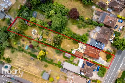 Old Bath Road, Reading 4 bed detached house for sale