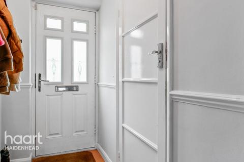 Old Bath Road, Reading 4 bed detached house for sale