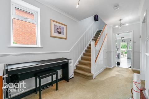 Old Bath Road, Reading 4 bed detached house for sale