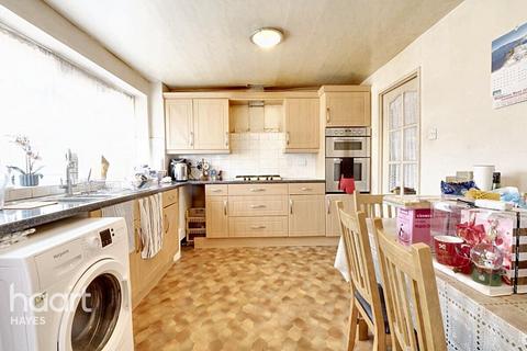 Cranford Drive, Hayes 3 bed terraced house for sale