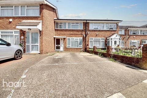 Cranford Drive, Hayes 3 bed terraced house for sale