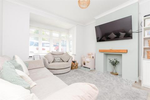 Doris Avenue, Erith DA8 2 bed semi