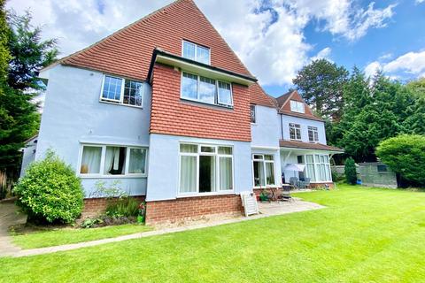 10 Burgh Heath Road, 8 The... 2 bed flat for sale