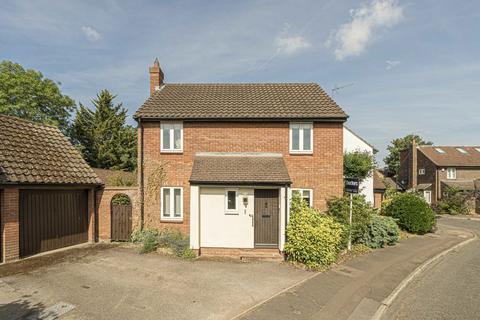Gresham Road, Hampton TW12 3 bed detached house for sale