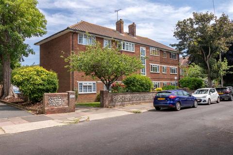 Shakespeare Road, Worthing 3 bed flat for sale