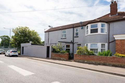 North Denes Road, Great Yarmouth 3 bed end of terrace house for sale