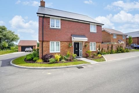 The Old Road, East Malling, ME19 4 bed detached house for sale