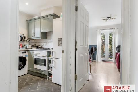 St. Pauls Way, London, E3 1 bed flat for sale