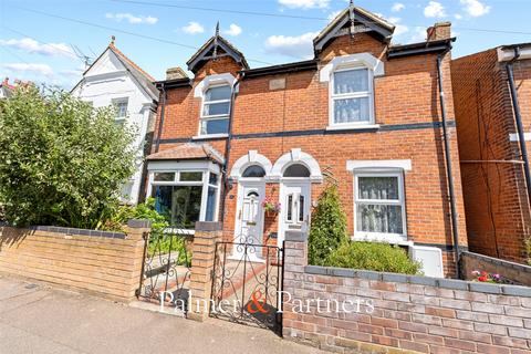 Gladstone Road, New Town, Colchester... 3 bed semi