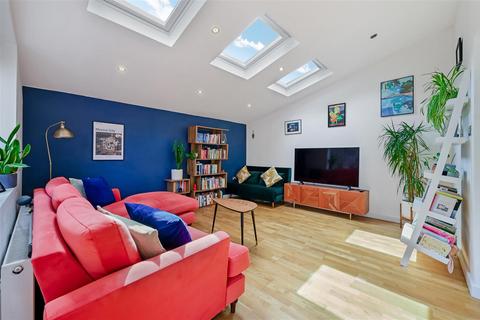 Ruskin Way, Colliers Wood SW19 2 bed end of terrace house for sale