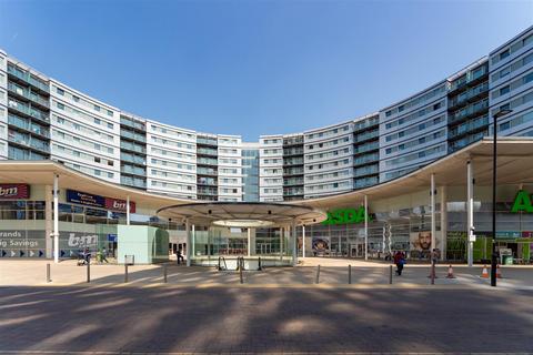 Prince Regent Road, Hounslow TW3 2 bed apartment for sale
