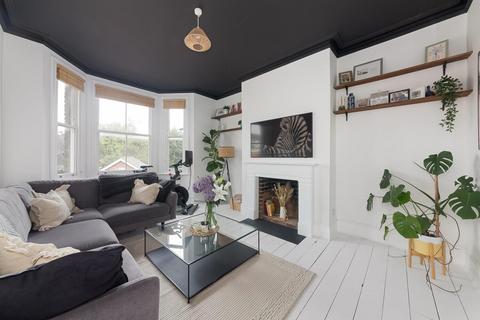 Thurlow Hill, Dulwich, London, SE21 2 bed flat for sale
