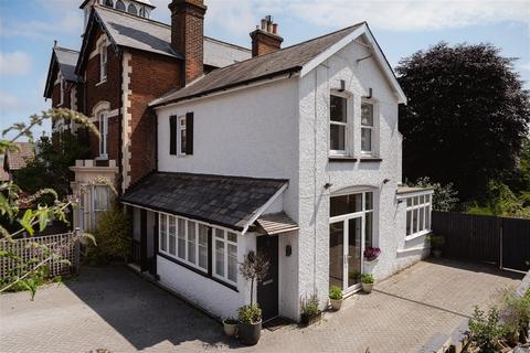 Ridgeway Road, Redhill 3 bed semi