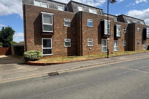 Royston Court, Potton SG19 2 bed apartment for sale