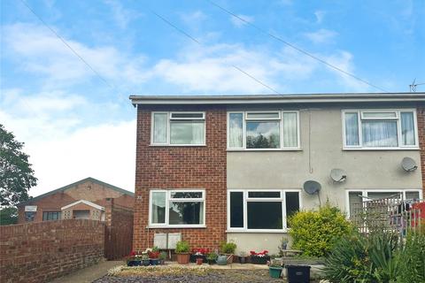 Headley Road, Woodley, Reading 3 bed maisonette for sale