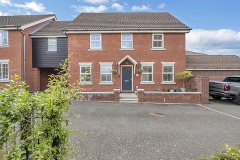 Manning Road, Bury St. Edmunds 5 bed link detached house for sale