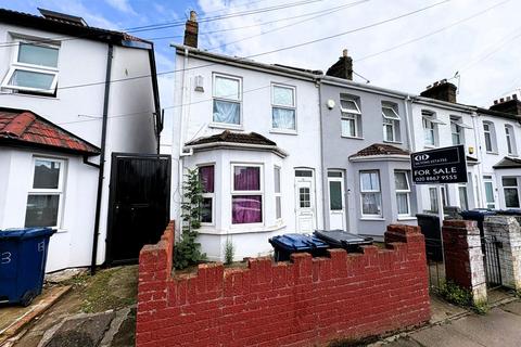Sussex Road, Southall 4 bed end of terrace house for sale