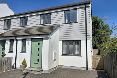 Parcandowr Gardens, Grampound Road 3 bed semi