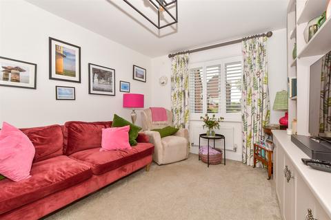 Bethell Road, Faversham ME13 3 bed semi
