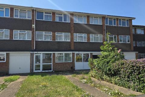 Butterys, Thorpe Bay, Essex, SS1 3DU 4 bed terraced house for sale