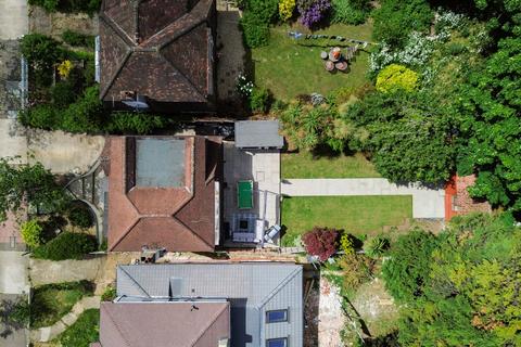 Surbiton Hill Park, Surbiton KT5 3 bed detached house for sale