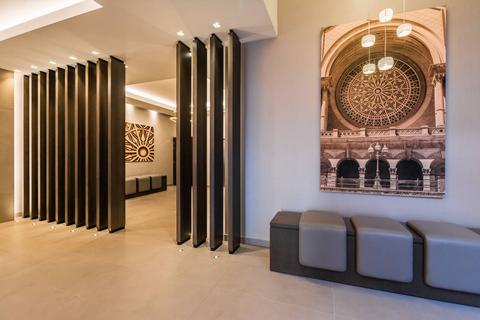 High Street, Hornsey, London, N8 2 bed flat for sale