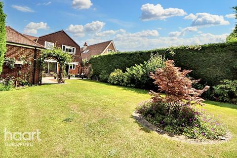 Bryanstone Avenue, Guildford 3 bed detached house for sale