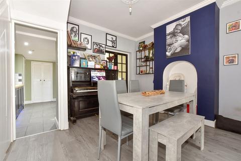 Grove Road, Folkestone, Kent 4 bed terraced house for sale