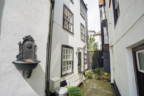 East Parade, Hastings 2 bed detached house for sale