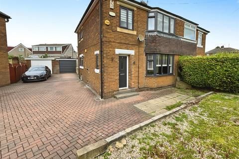 Moorside Gardens, Bradford BD2 3 bed semi