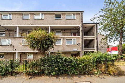 Clapham Manor Street, London, SW4 3 bed flat for sale