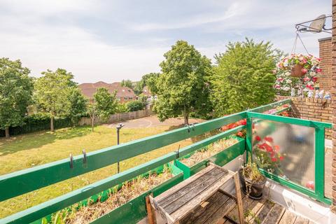 Midwood Close, Dollis Hill, London, NW2 1 bed flat for sale