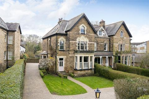 6 bedroom semi-detached house for sale