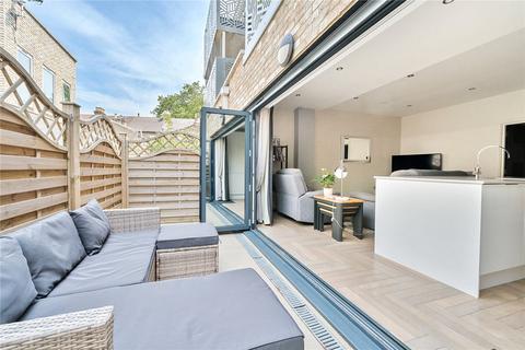 Smithys Mews, London 2 bed apartment for sale