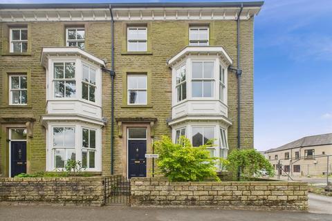 Hardwick Square South, Buxton 1 bed apartment for sale