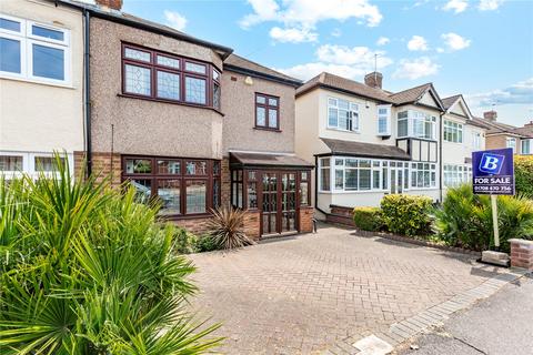 Grosvenor Drive, Hornchurch, RM11 3 bed semi