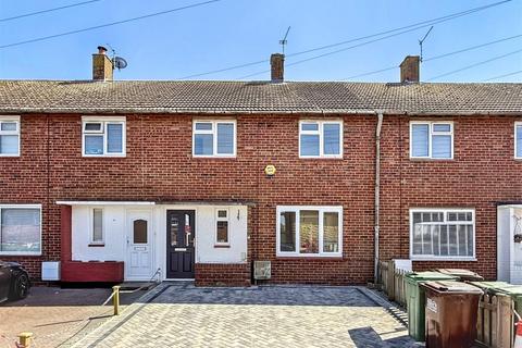 Ashgate Road, Eastbourne 2 bed terraced house for sale