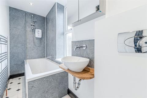 Kirkham Street, Rodley, Leeds 4 bed terraced house for sale