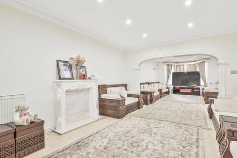 Garrick Drive, Hendon, London, NW4 6 bed semi