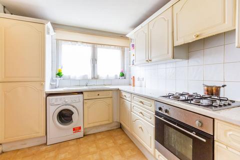 74 Eric Street, London E3 2 bed maisonette for sale