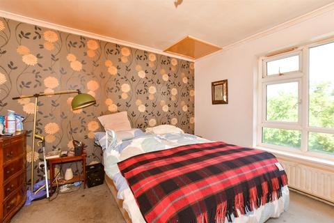 Hailey Place, Cranleigh, Surrey 2 bed maisonette for sale