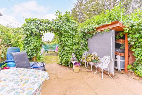 Lonsdale Gardens, Thornton Heath, CR7 3 bed terraced house for sale