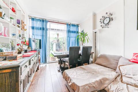 Lonsdale Gardens, Thornton Heath, CR7 3 bed terraced house for sale