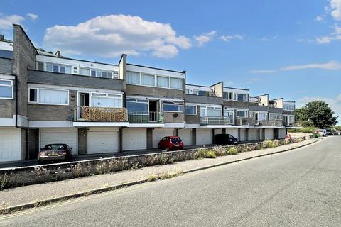 Fort Gate, Fort Road, Newhaven, BN9 9DR 2 bed flat for sale