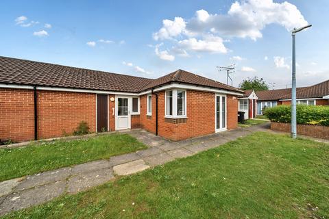 New Woodfield Green, Bedfordshire LU5 2 bed bungalow for sale