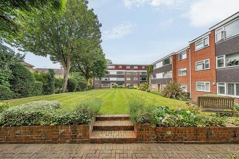 Deer Park Close, Kingston upon... 2 bed flat for sale
