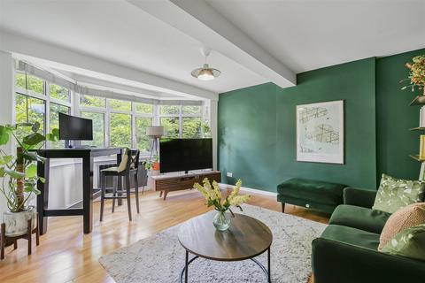 Sherwood Park Road, Sutton 1 bed flat for sale