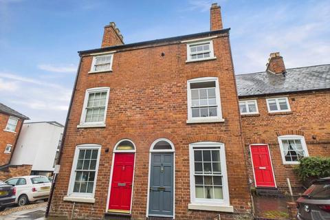 Victoria Place, Worcester... 3 bed semi